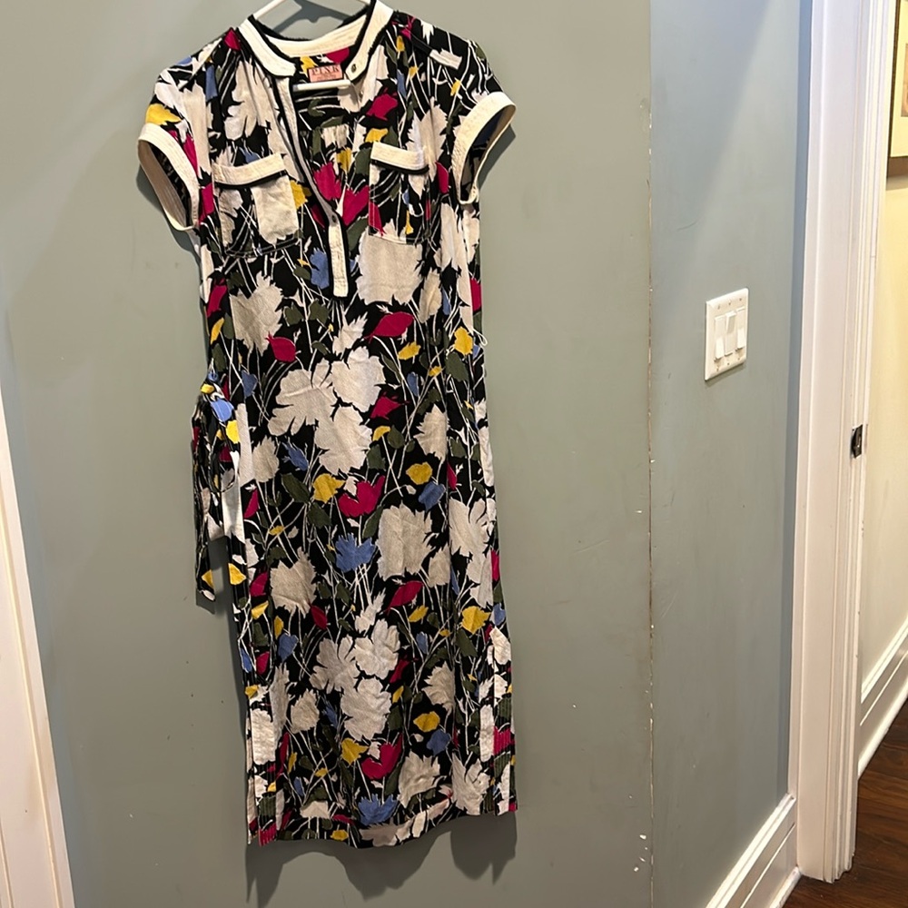 Silk floral below the knee dress two sides, slits belt